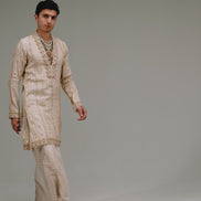 Sunheri Kurta men video